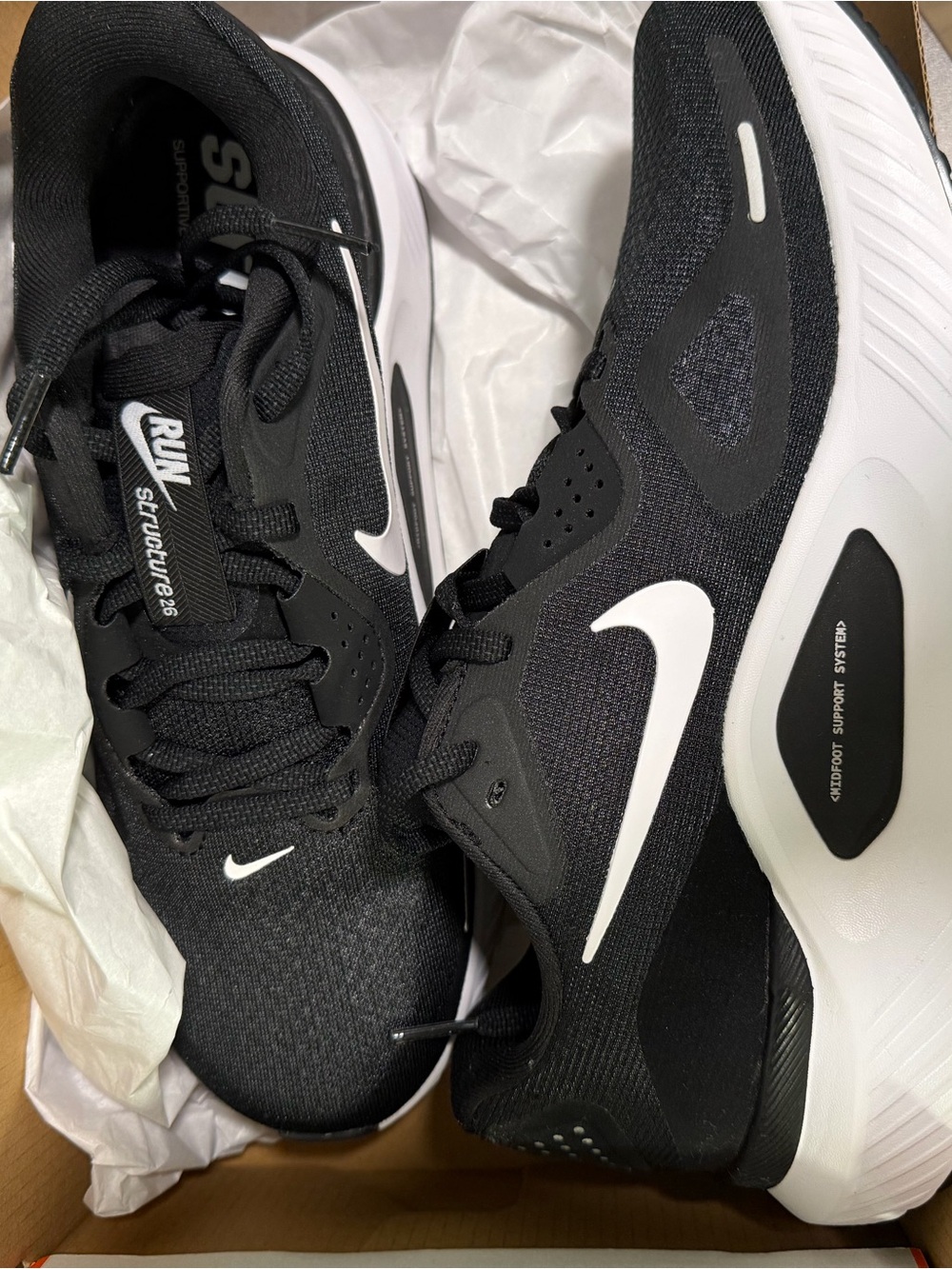 Nike Structure 26 Running Sneakers